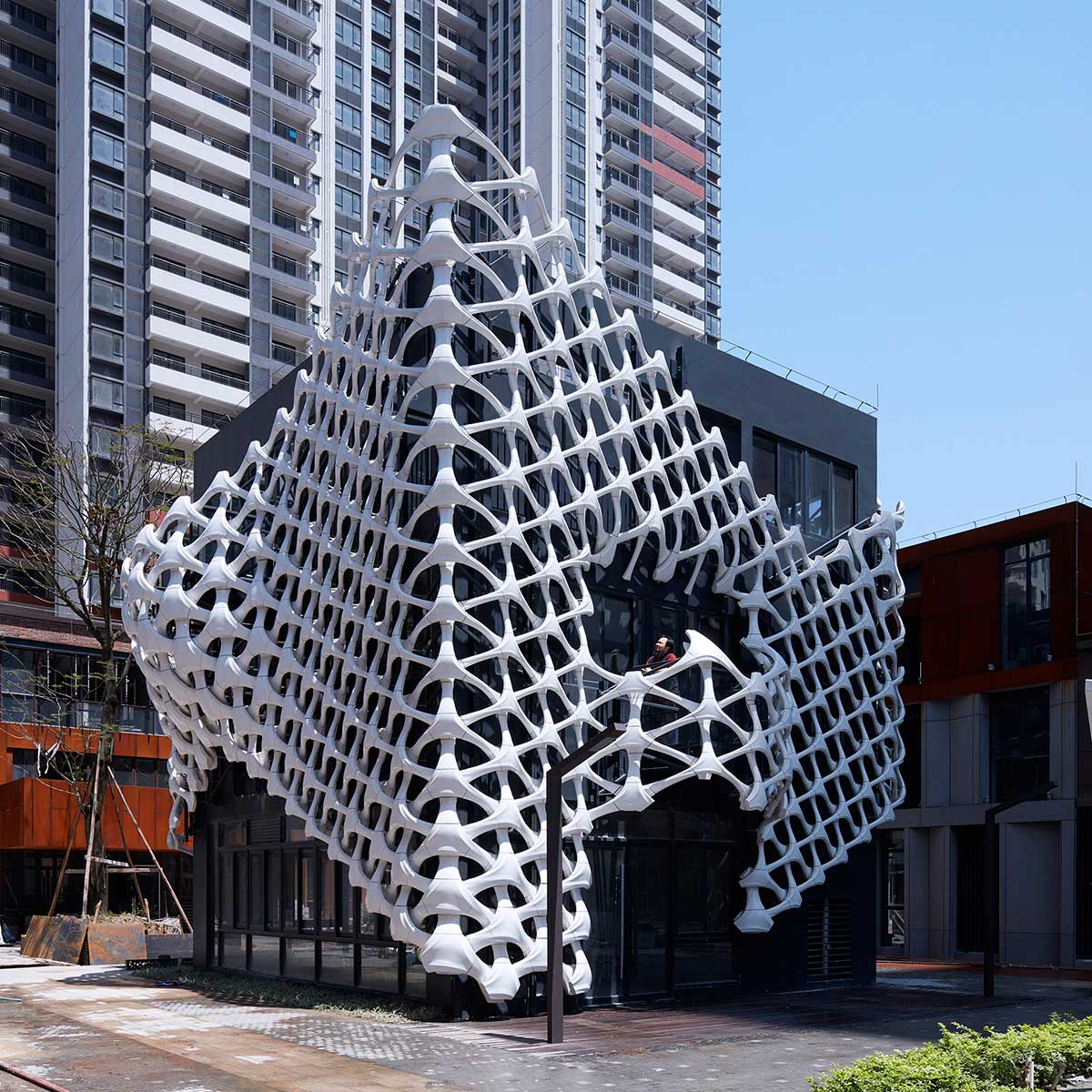 Arachne - A 3D printed building facade