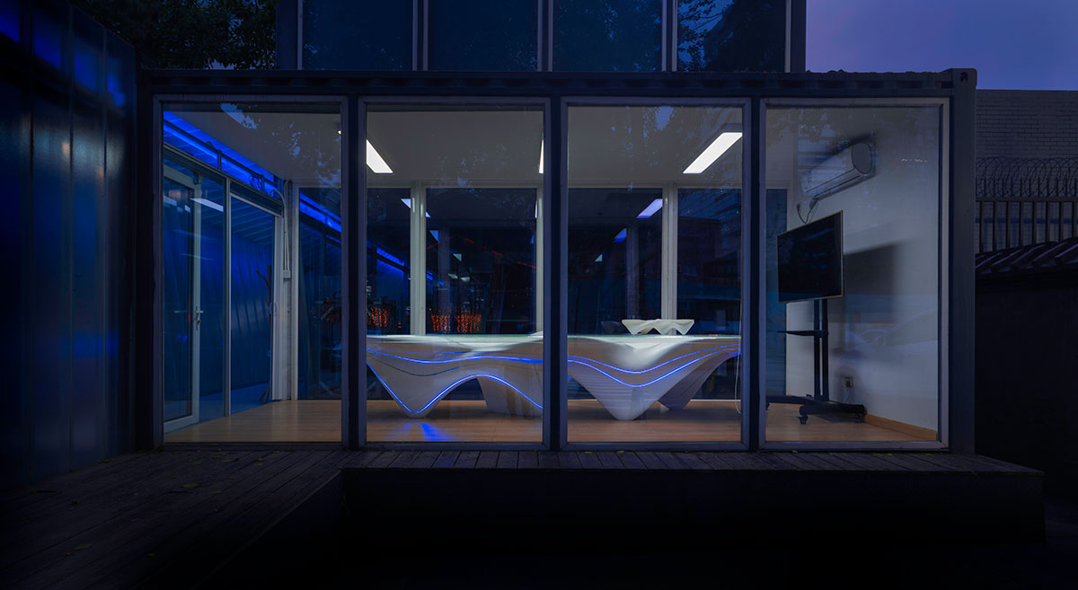 Meander - A 3D printed meeting table